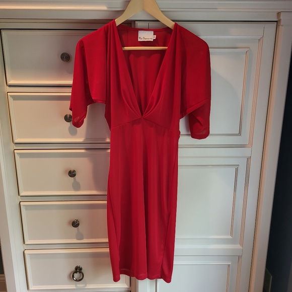 Miss Davenport Dresses & Skirts - Miss Davenport 100% silk dress Womens size 2 red